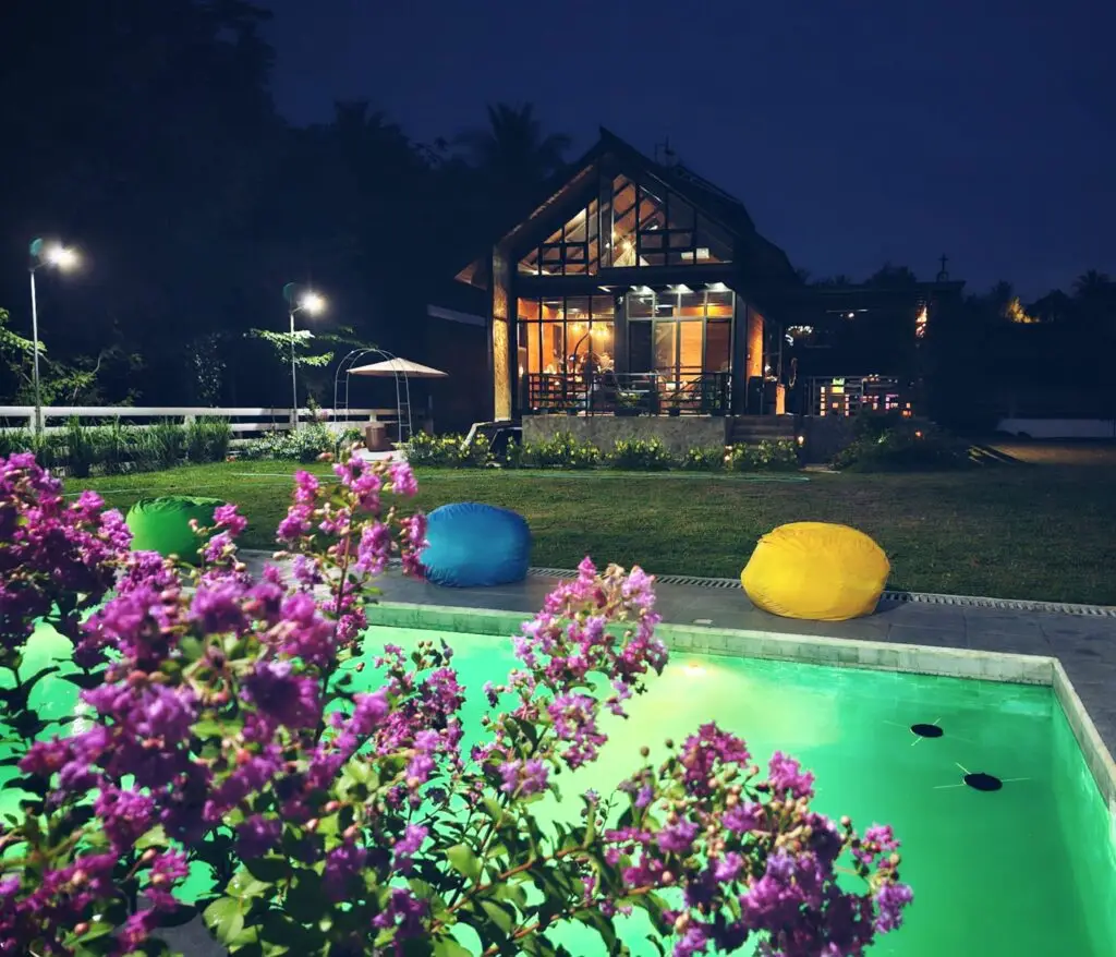 cabin pool image